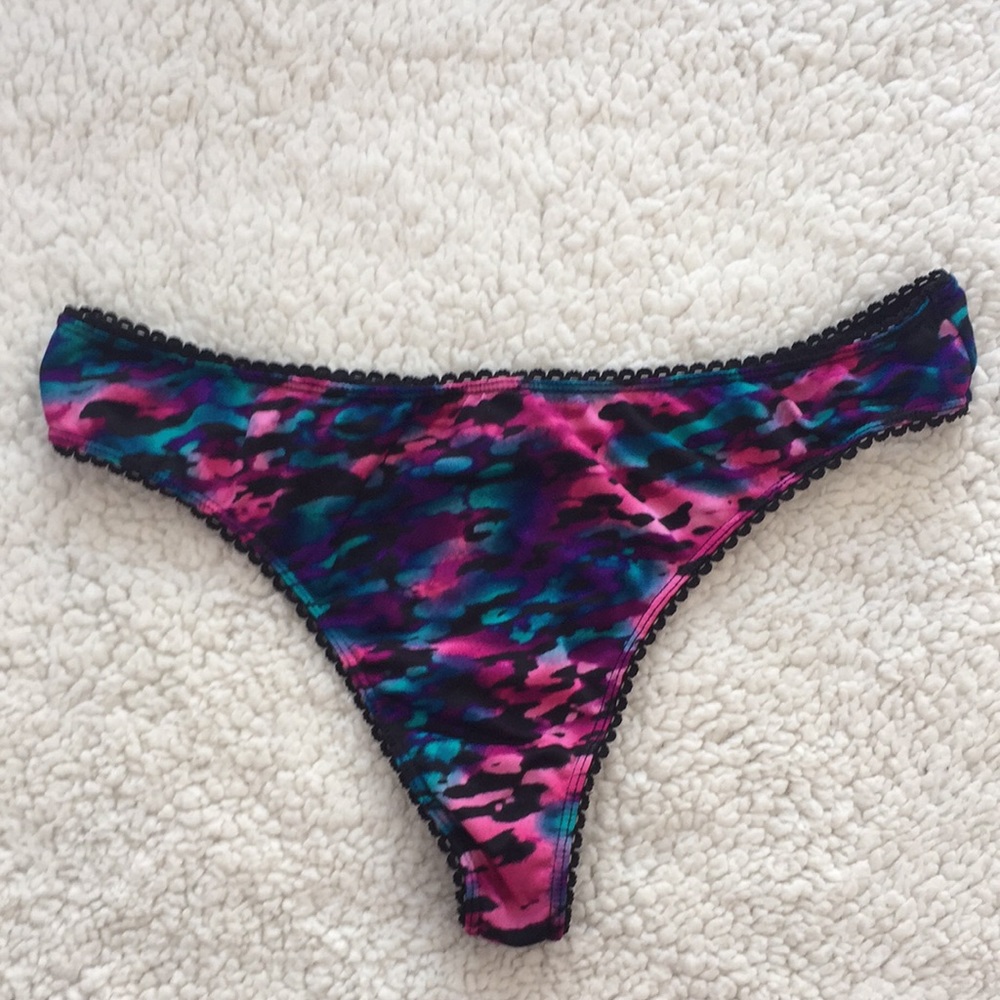 NWOT Smart & Sexy Thong Panty
